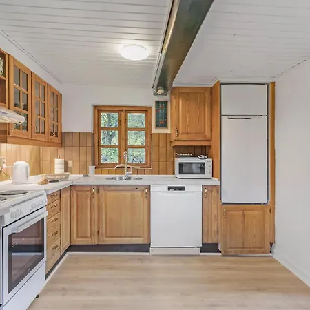 1 Bedroom Awesome In Ferienhaus