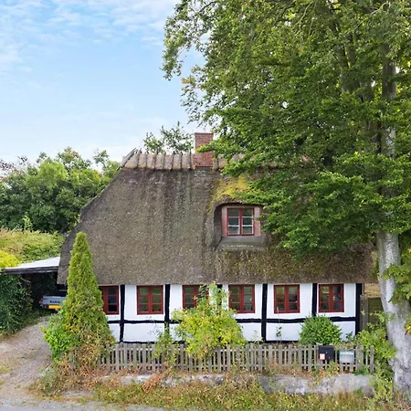 1 Bedroom Awesome In *