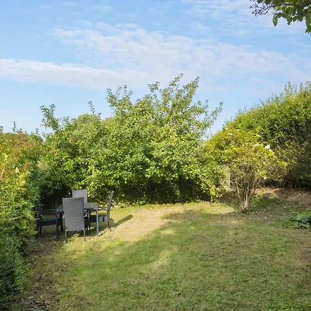 1 Bedroom Awesome In *