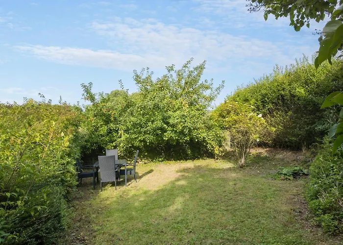 1 Bedroom Awesome In *